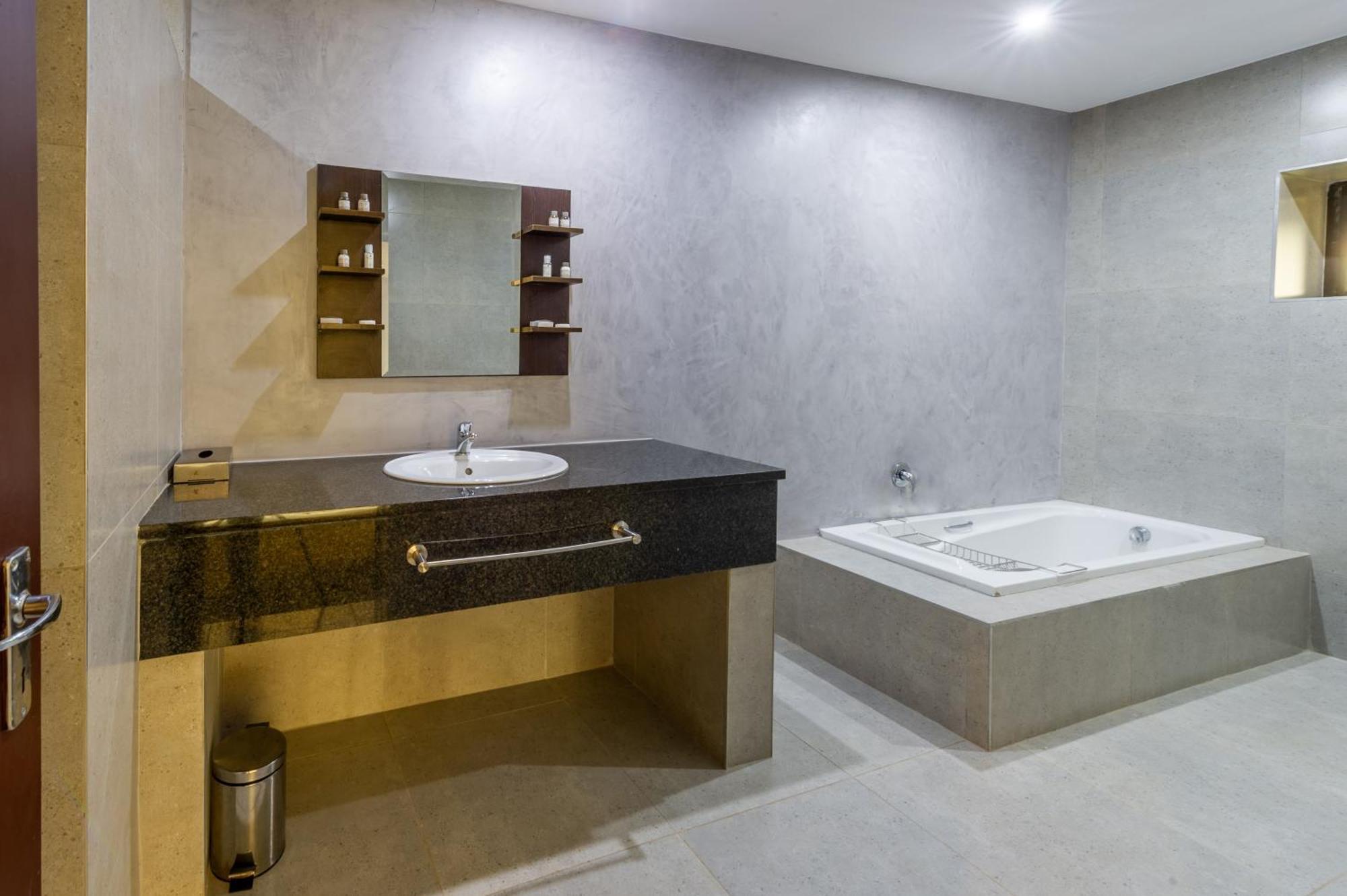 La Joya Lodge Conference Centre And Spa Pelindaba Екстериор снимка